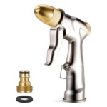 Un pistolet d'arrosage argenté et doré avec un adaptateur